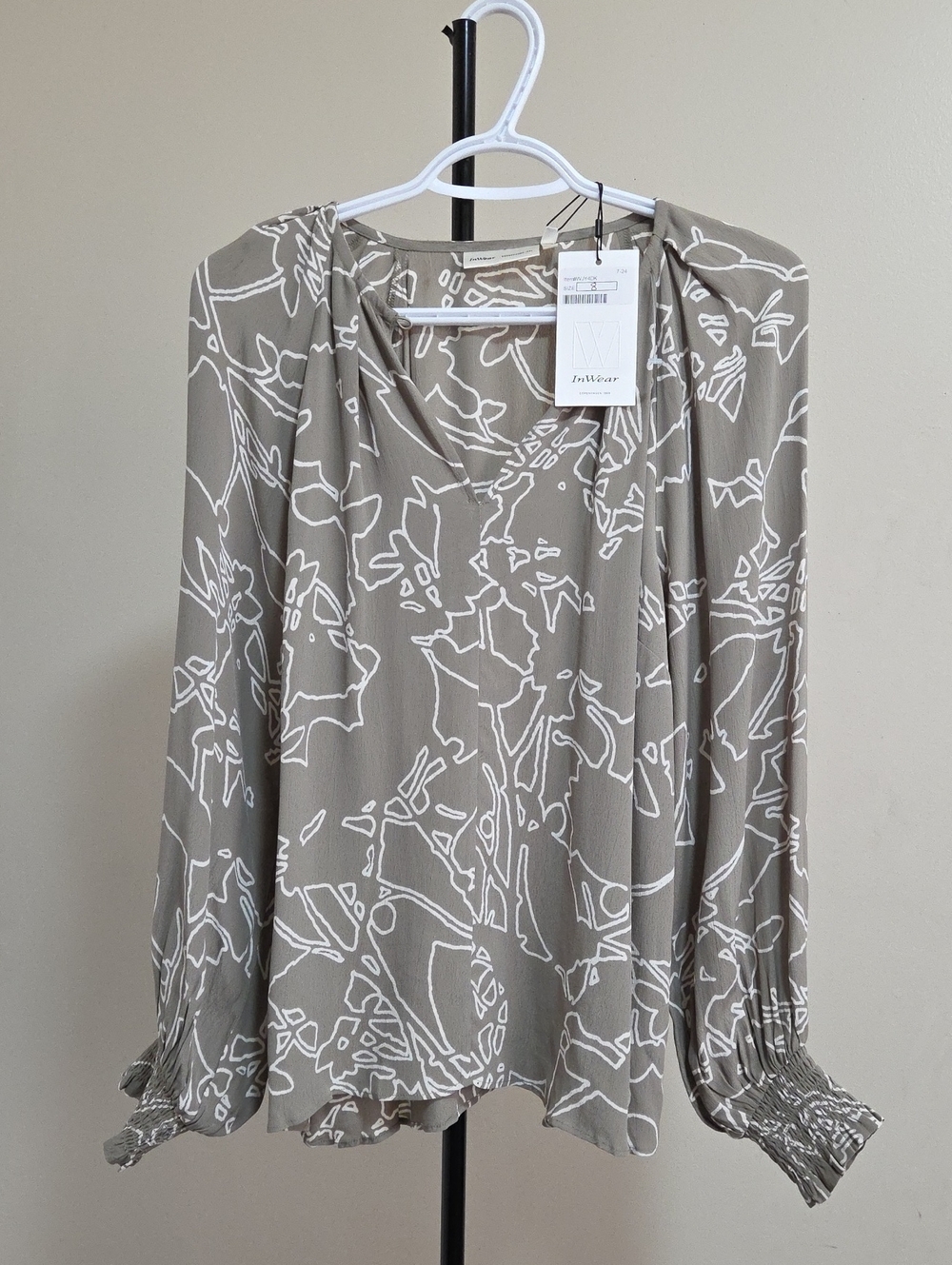 Nwt Inwear  Floral-Outline V-Neck Blouse with Smocked Cuffs